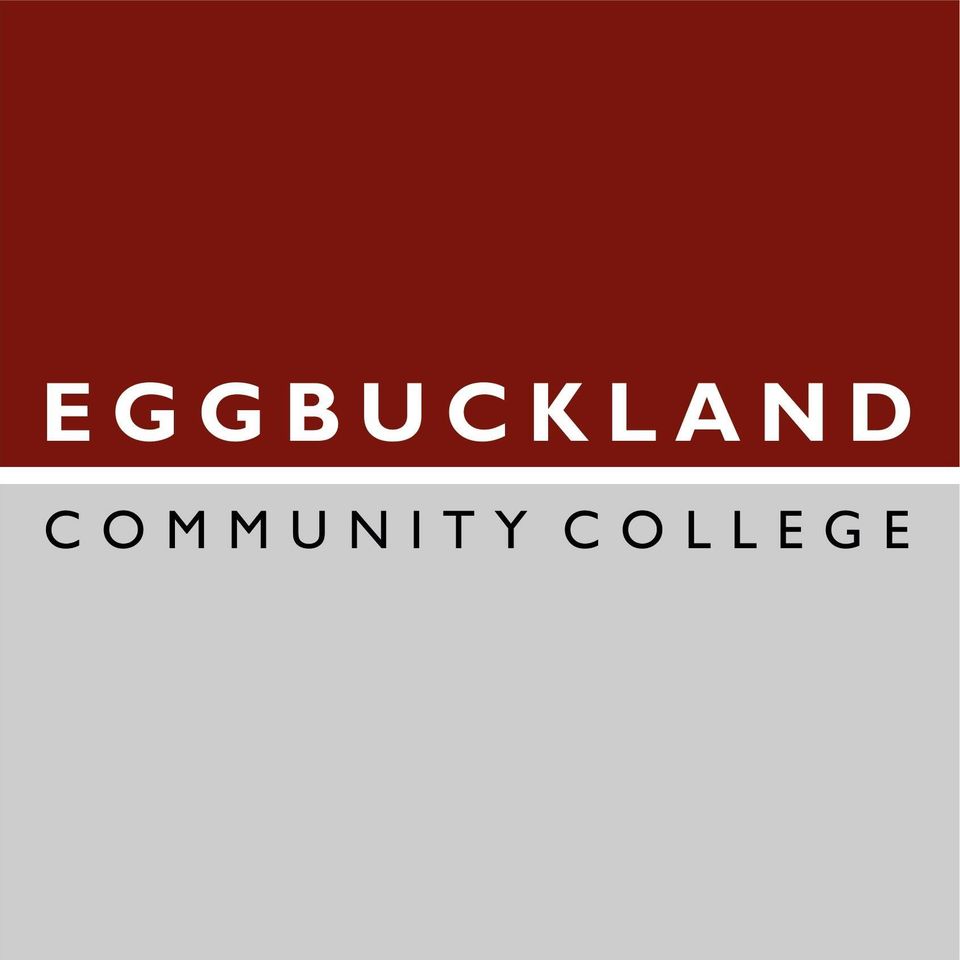 Eggbuckland Community College校徽