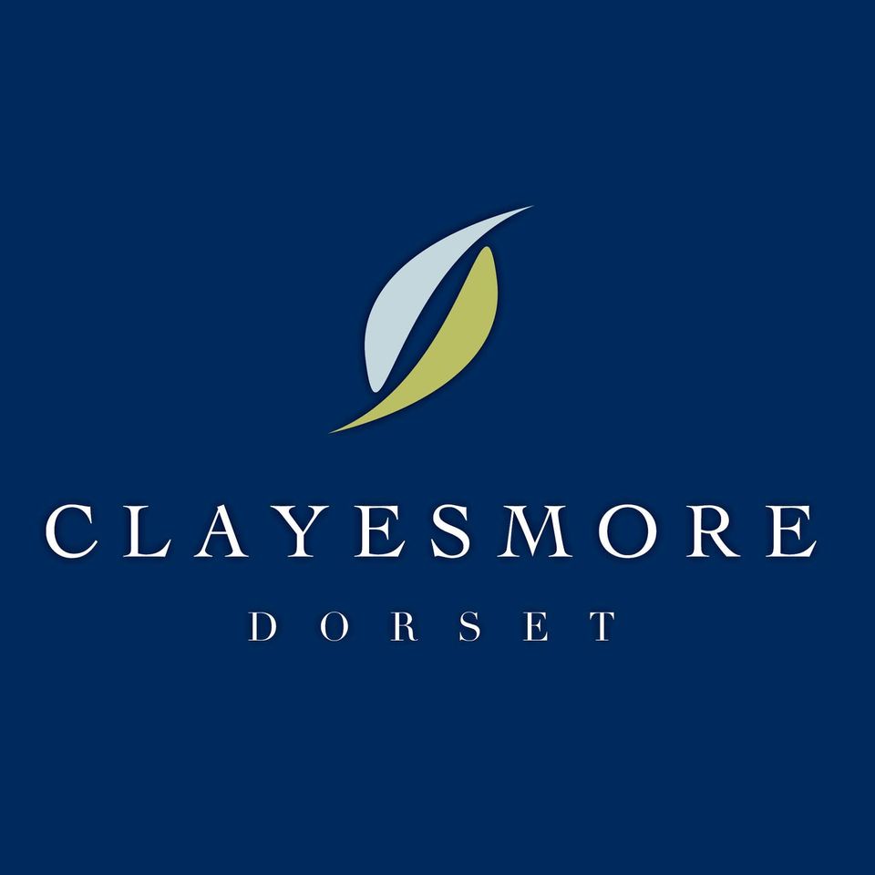 Clayesmore School校徽