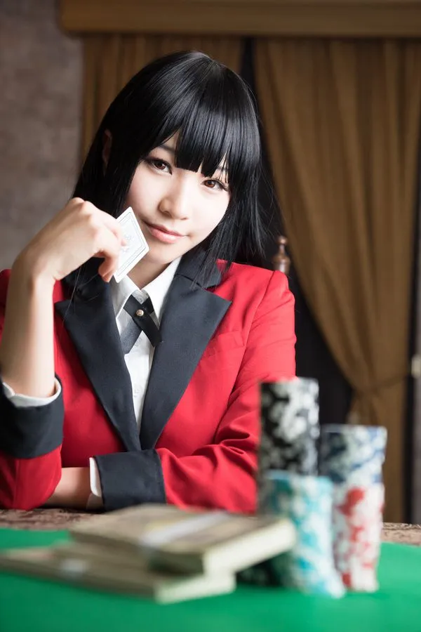 蛇喰 夢子